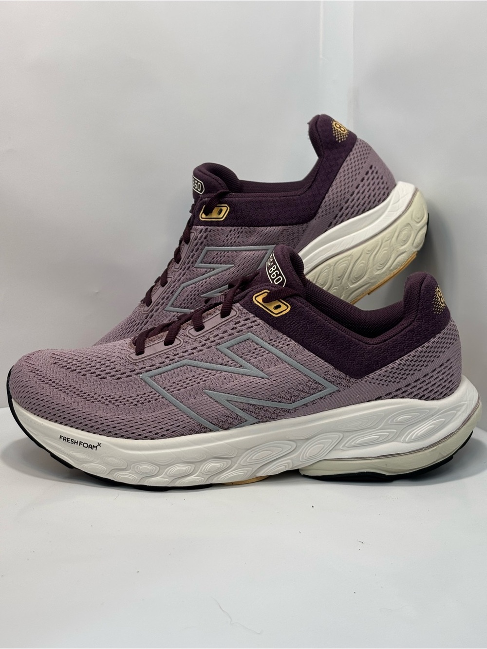 New Balance 860v14 Womens Size 10D Wide Fresh Foam X V14 Ice Wine Plum Run Shoes